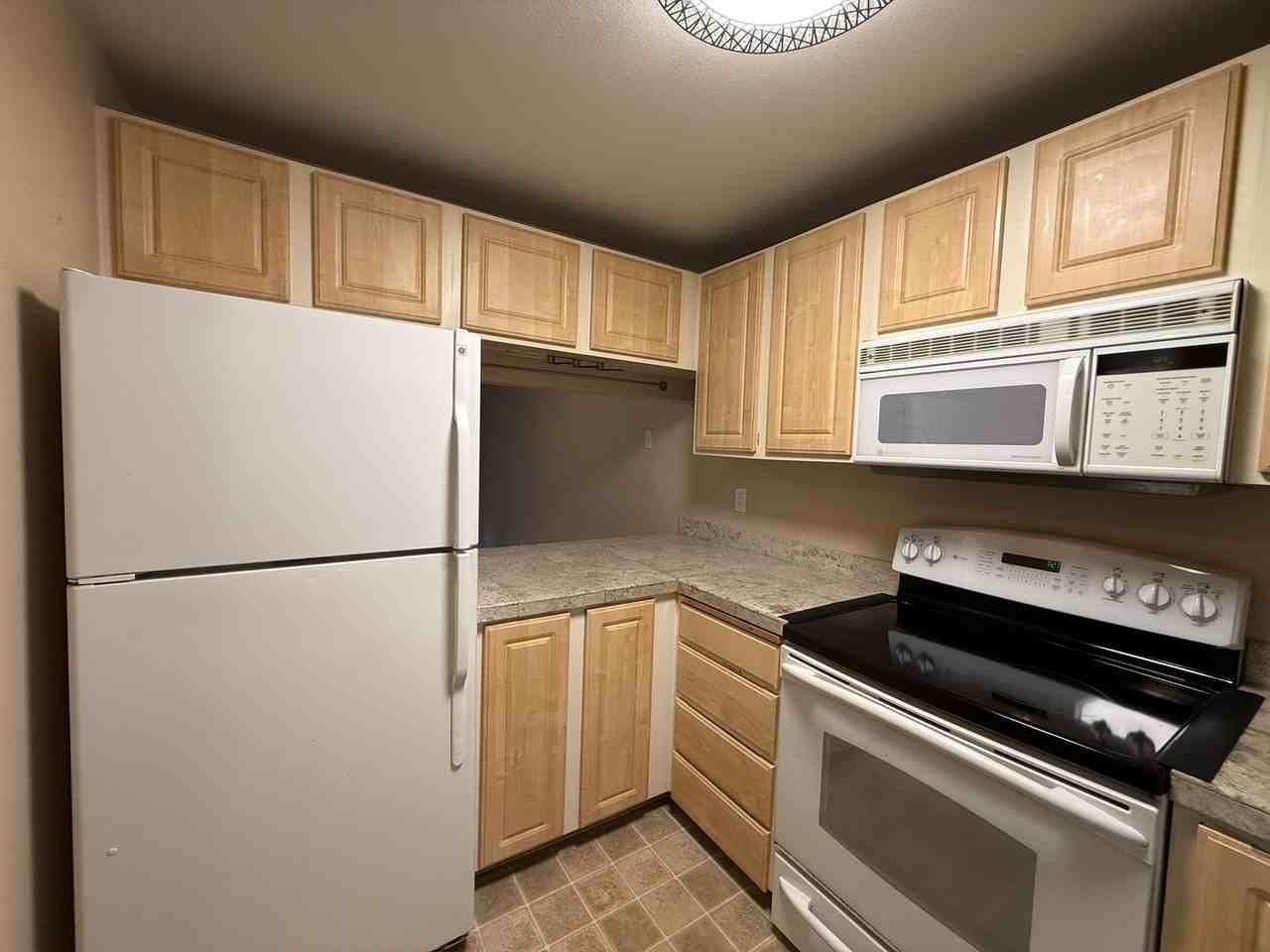 11112 Ne 124th Ln Apt D114 #D114 - Photo 7 of 25