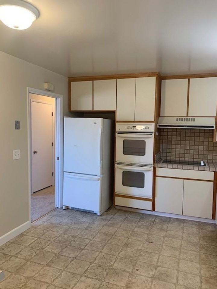 1120 Eden Bower Ln - Photo 6 of 23