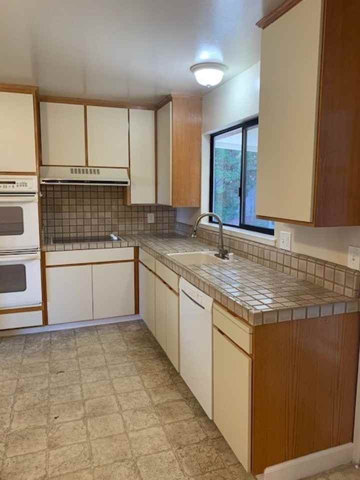 1120 Eden Bower Ln - Photo 7 of 23
