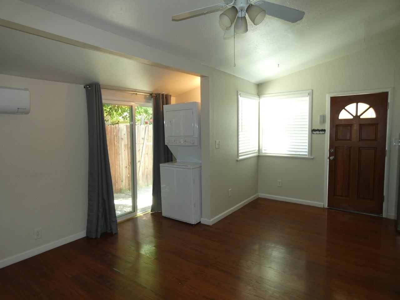 518 1/2 West St - Photo 6 of 13