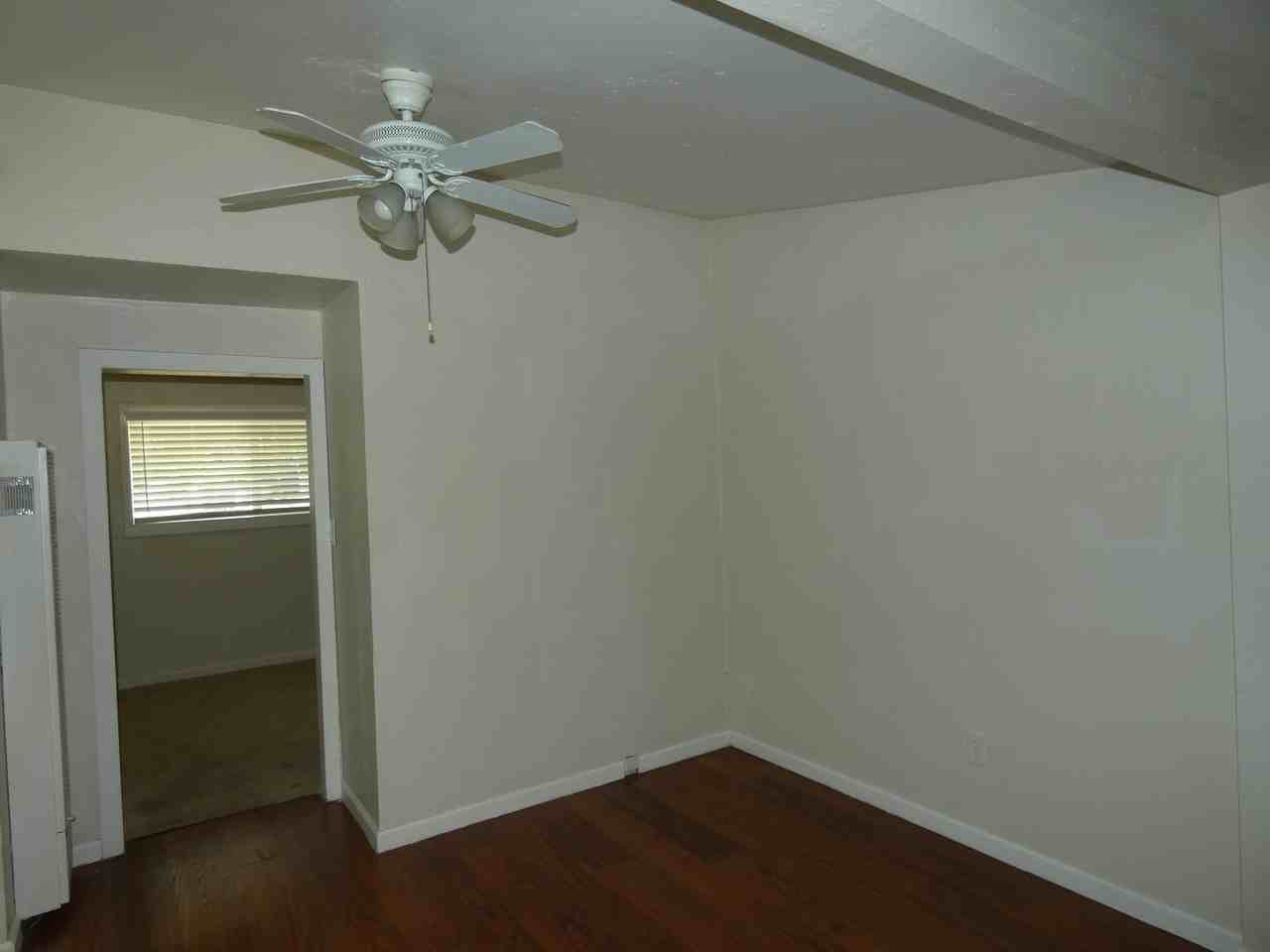 518 1/2 West St - Photo 7 of 13