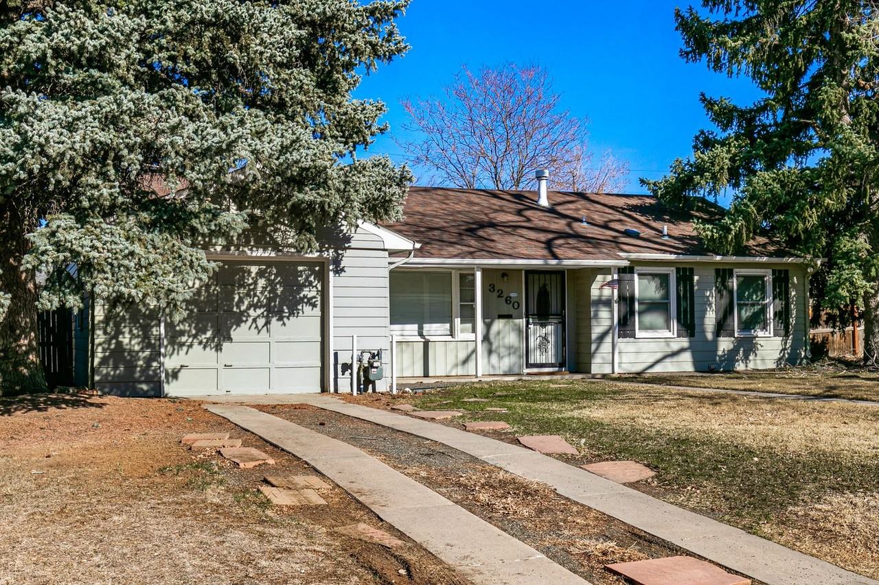 3260 S Bellaire St - Photo 3 of 23