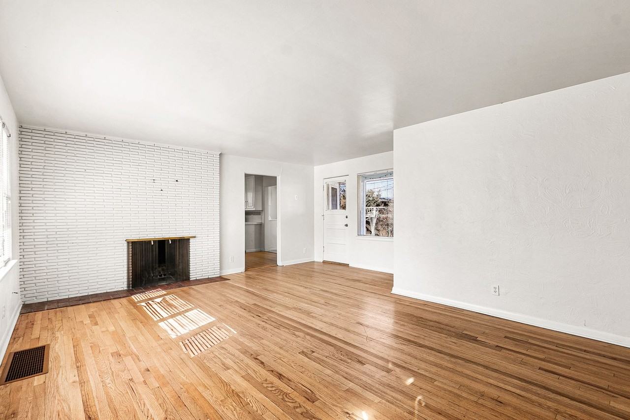 3260 S Bellaire St - Photo 4 of 23