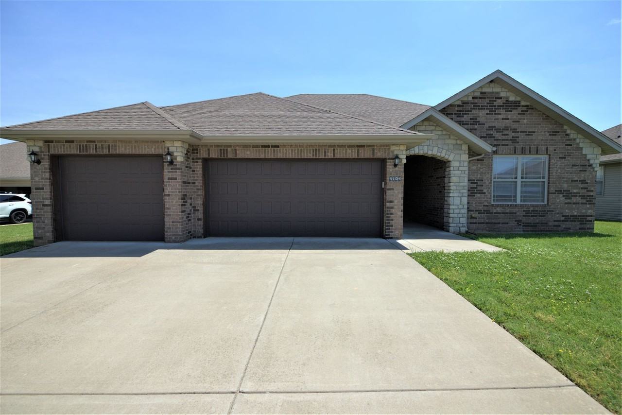 4104 N Grassland Dr - Photo 2 of 16