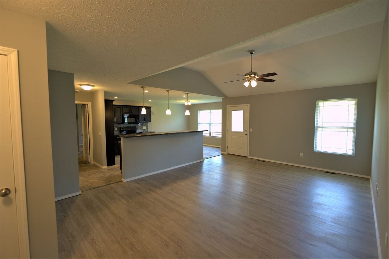4104 N Grassland Dr - Photo 4 of 16