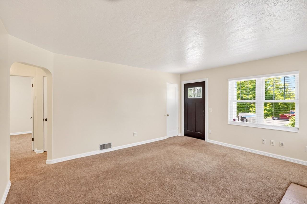 1414 Ne 109th Ave - Photo 7 of 25