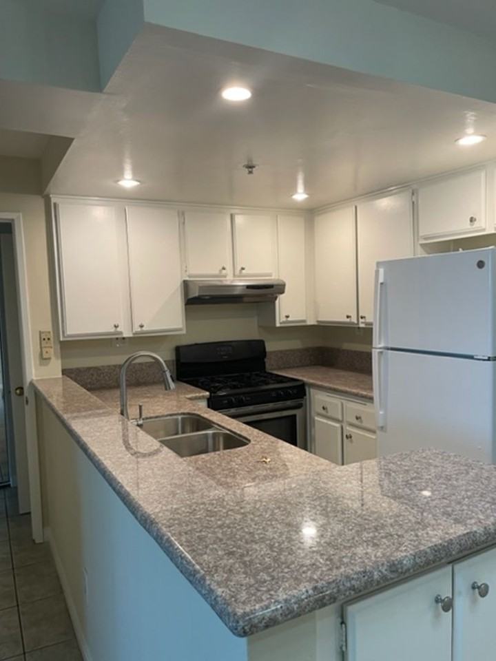 5143 Bakman Ave #102 - Photo 6 of 17