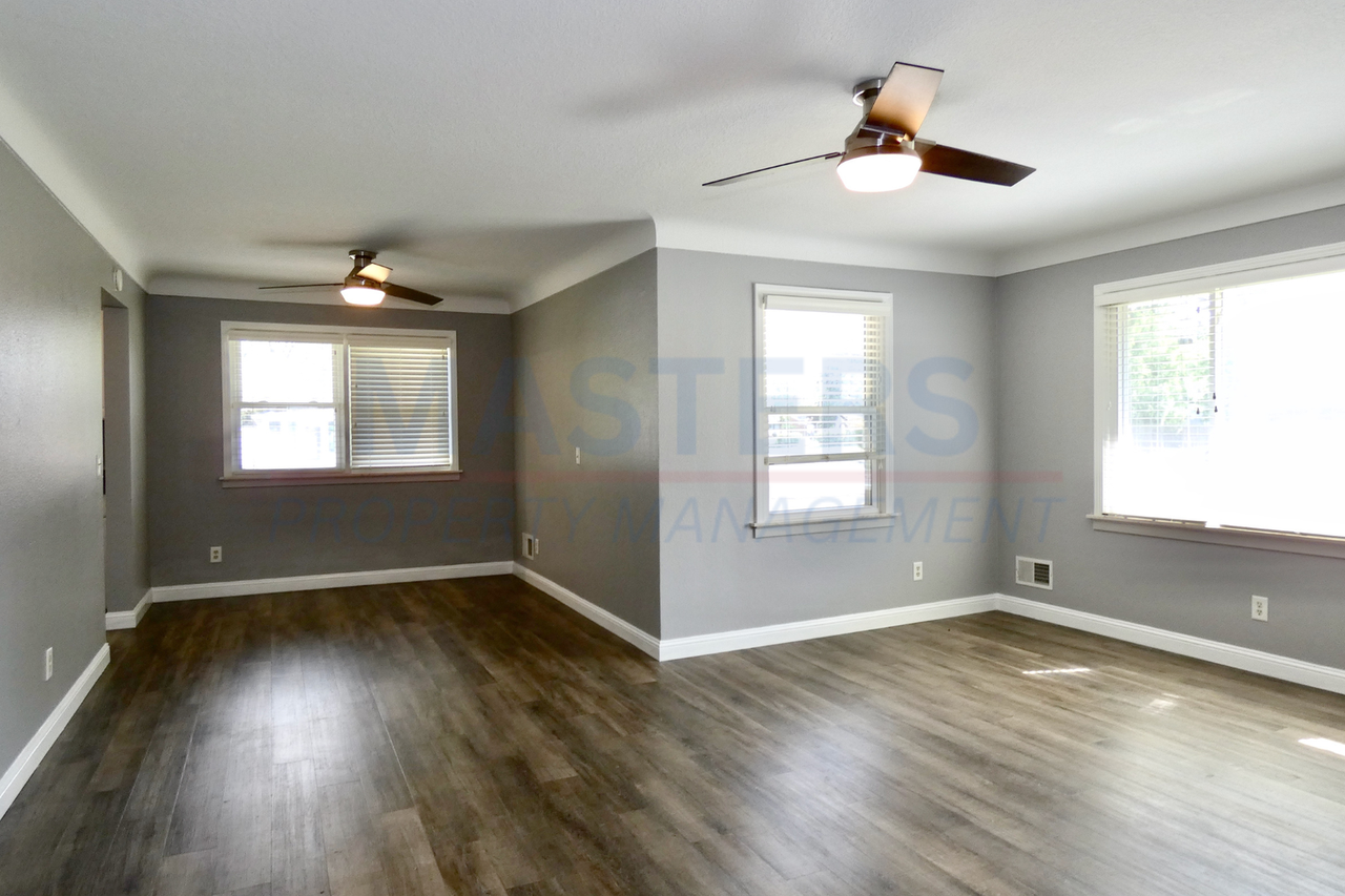 827 Wall St - Photo 5 of 17