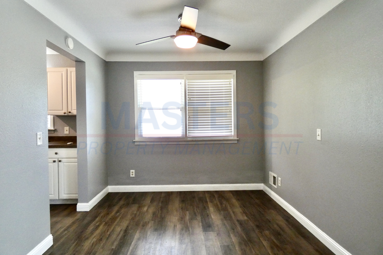 827 Wall St - Photo 6 of 17