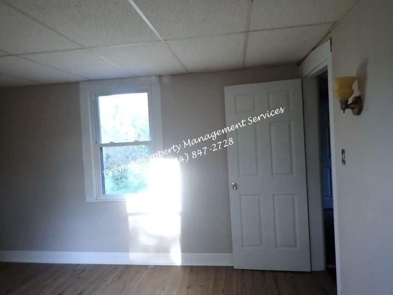 1129 Main Street - Photo 3 of 19