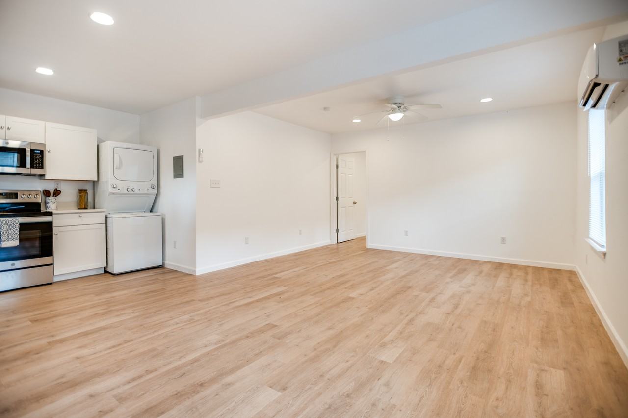 905 West Abram Street - Photo 3 of 19