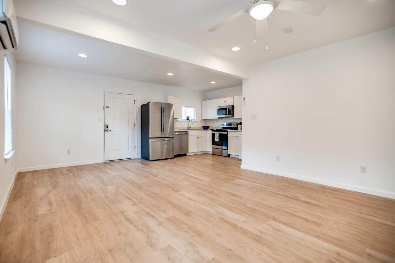 905 West Abram Street - Photo 4 of 19