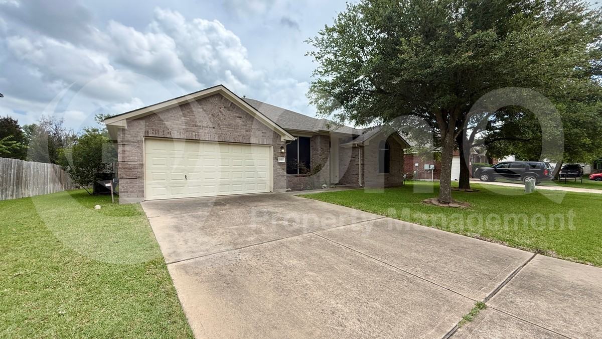 18905 Stirling Castle Ct - Photo 2 of 22
