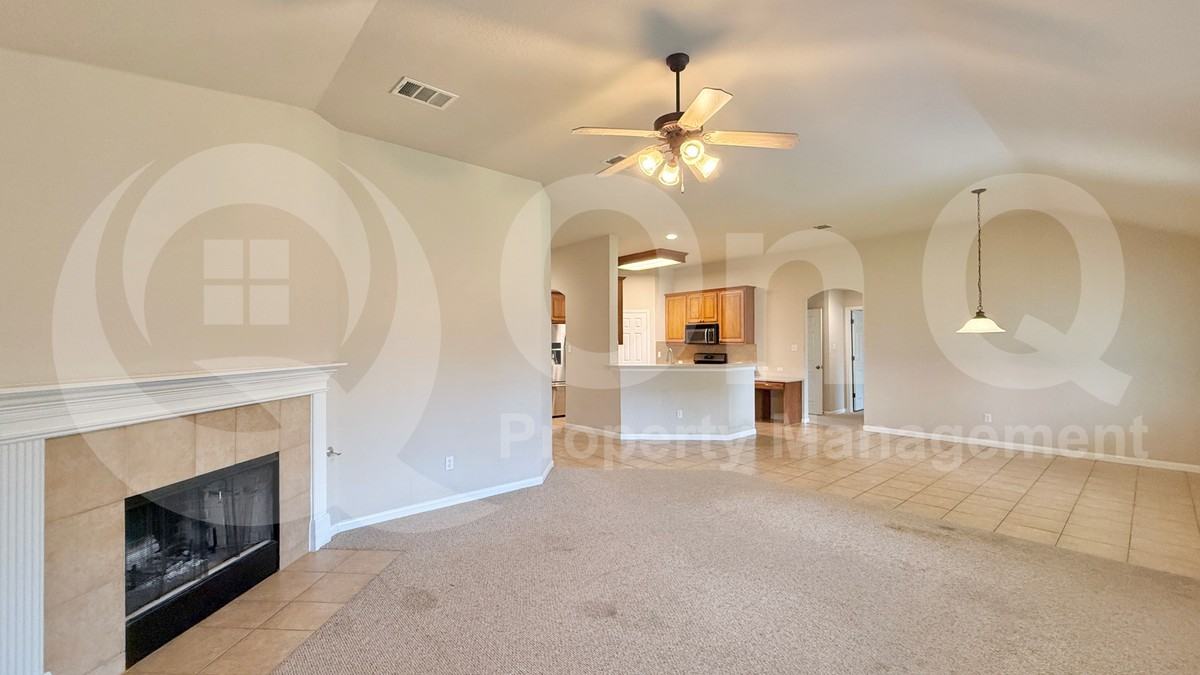 18905 Stirling Castle Ct - Photo 7 of 22