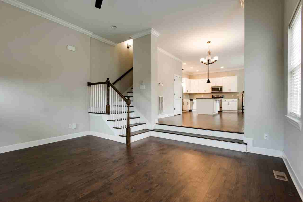 5218 Kentucky Ave - Photo 4 of 24
