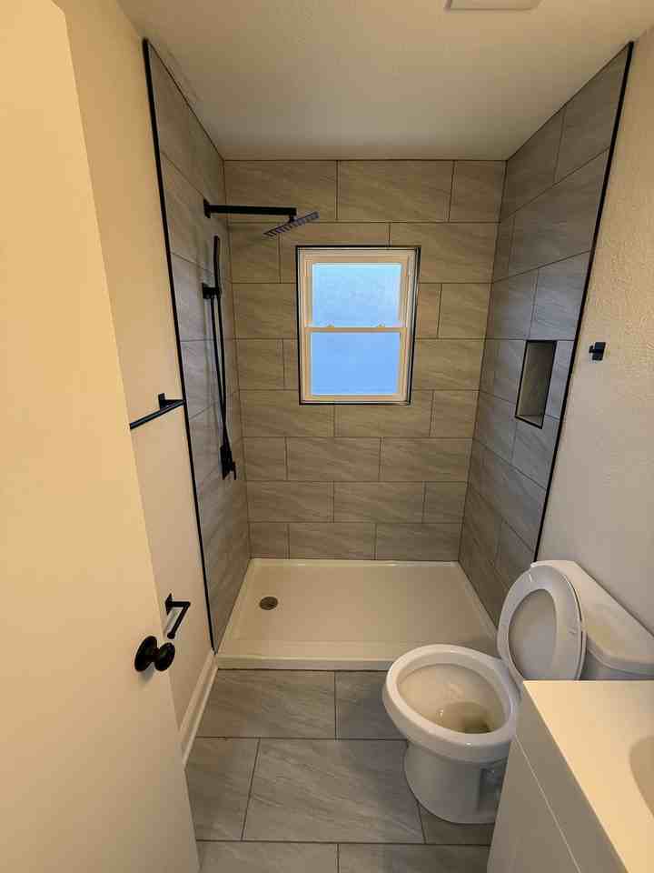 Pine Manor Properties - Photo 6 of 7