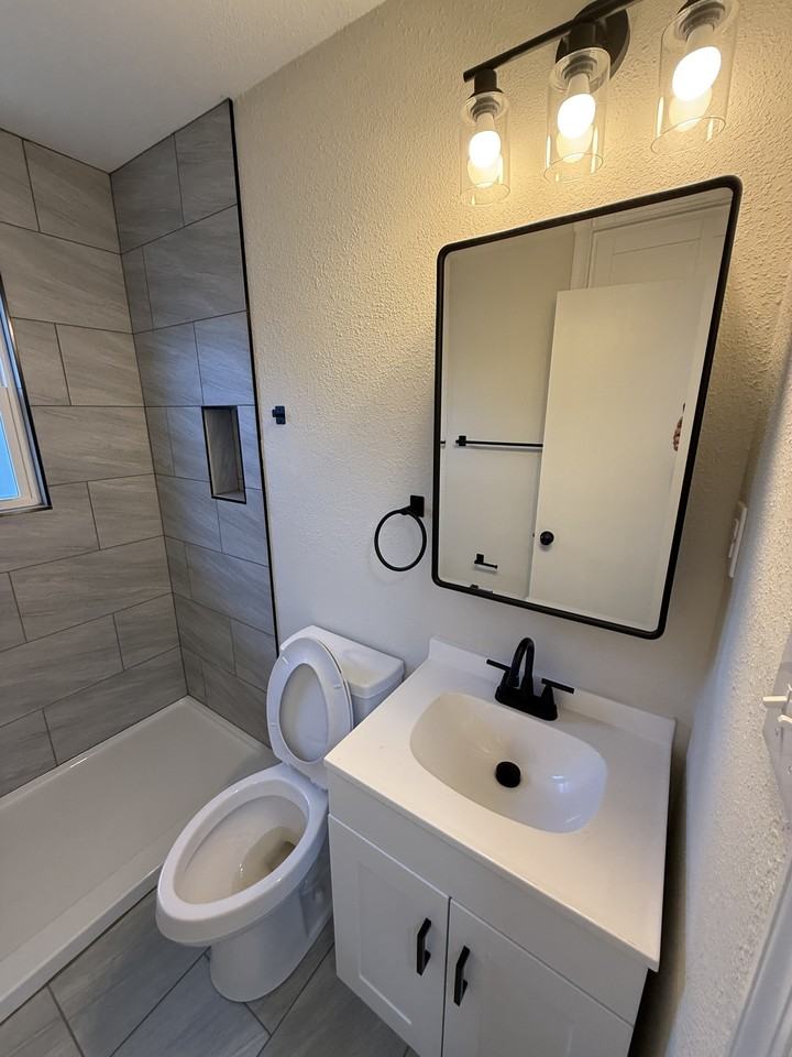 Pine Manor Properties - Photo 7 of 7