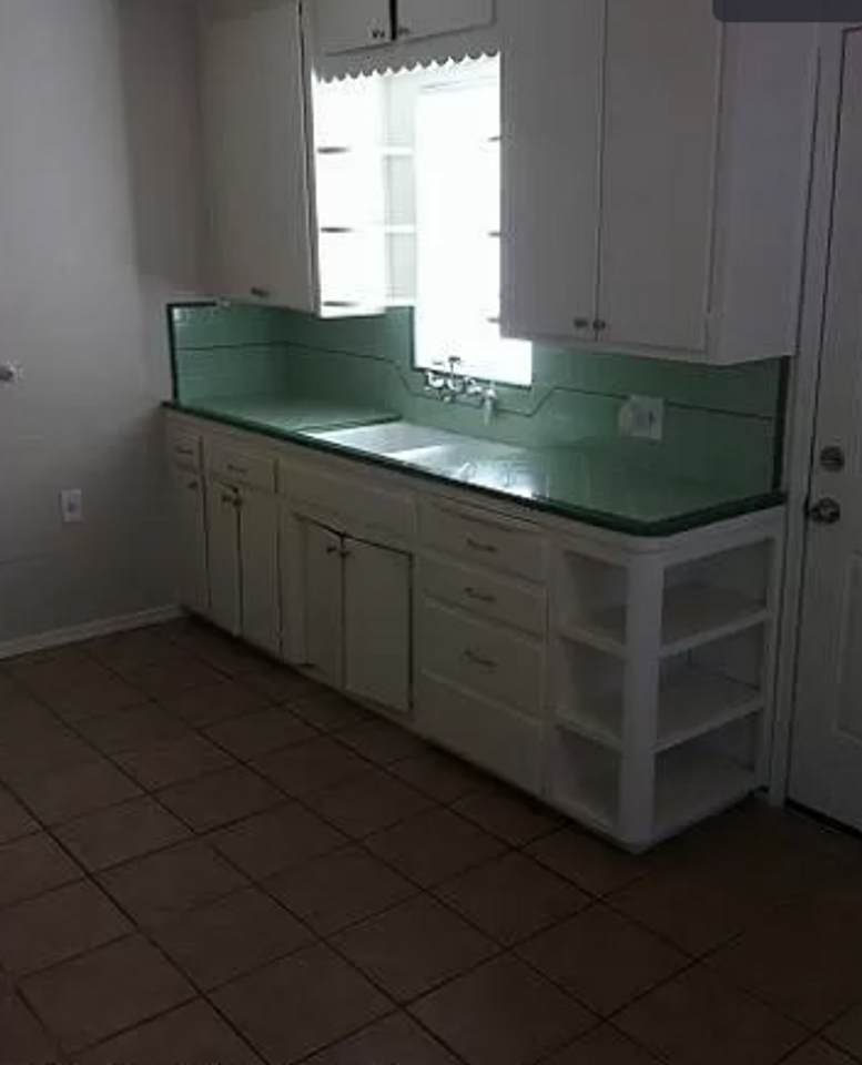 606 Wilson Ave - Photo 3 of 4