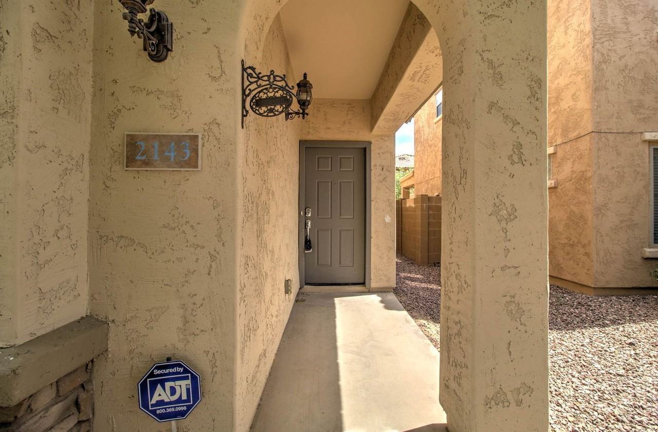 2143 W Marconi Ave - Photo 6 of 50