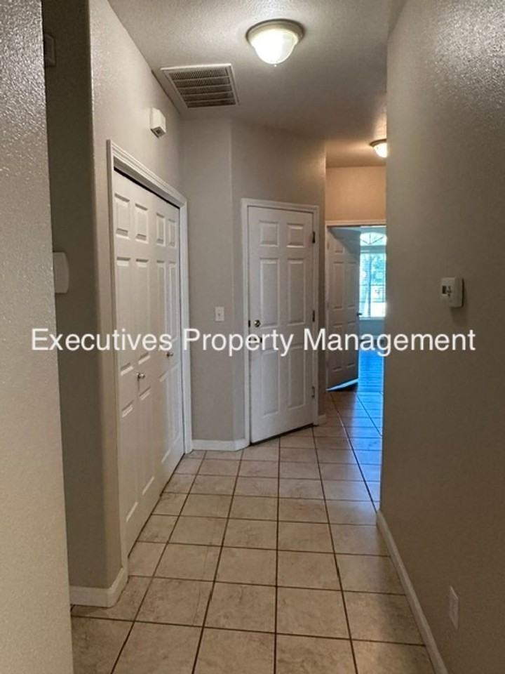 654 Gateway Dr - Photo 7 of 11