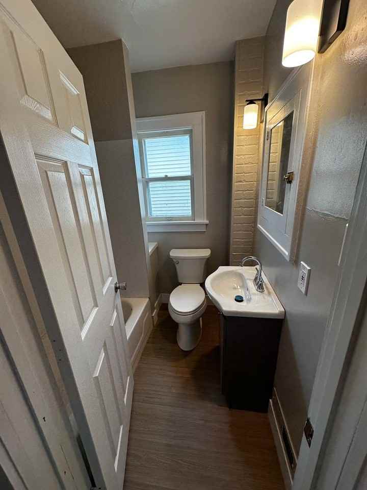 222 Blowers Ave - Photo 7 of 9