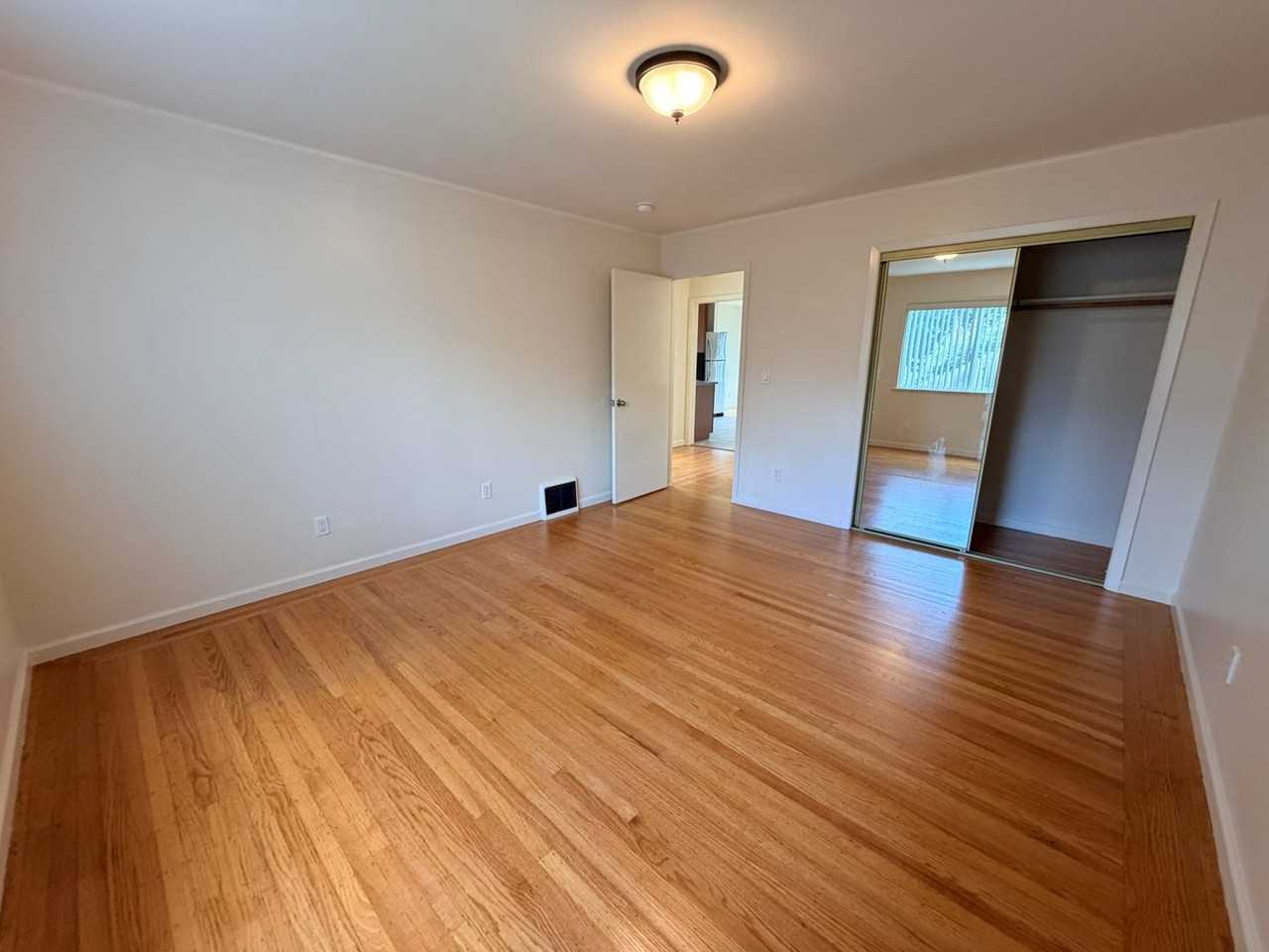 1724 Burrows St - Photo 7 of 21