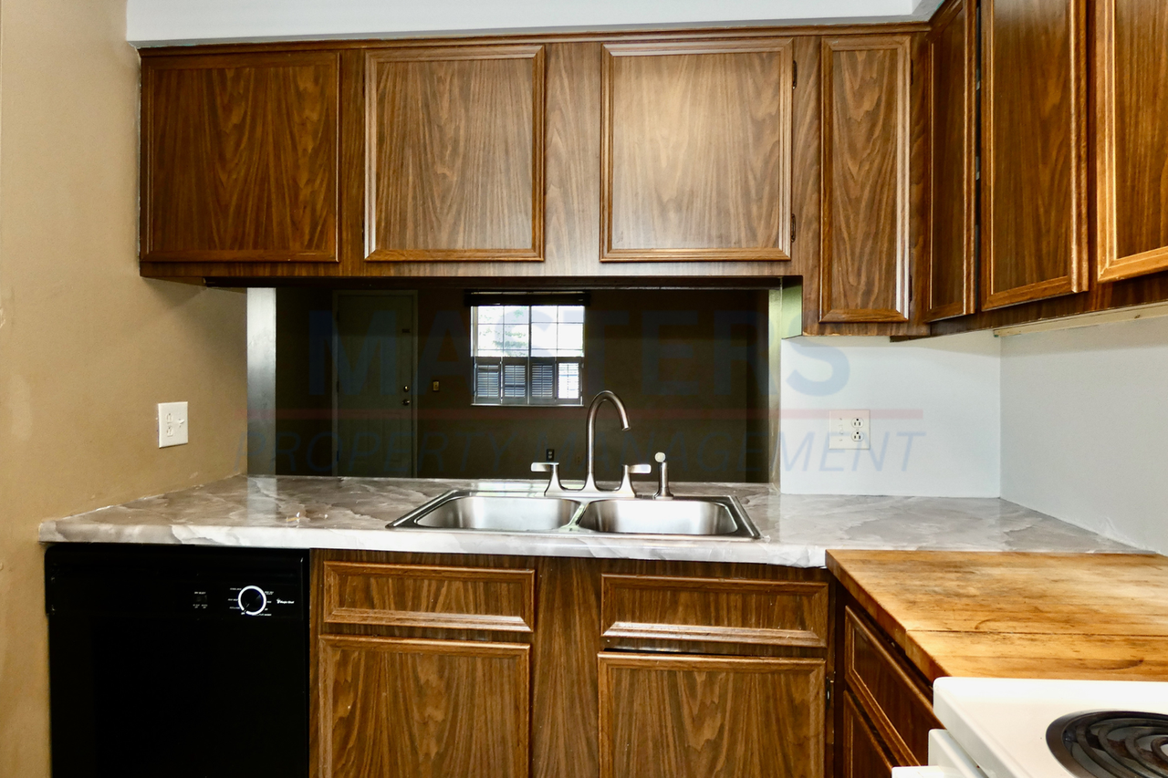 5929 Black Oak Dr #C - Photo 4 of 14