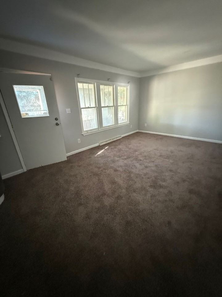 15611 Glander Ave - Photo 2 of 16