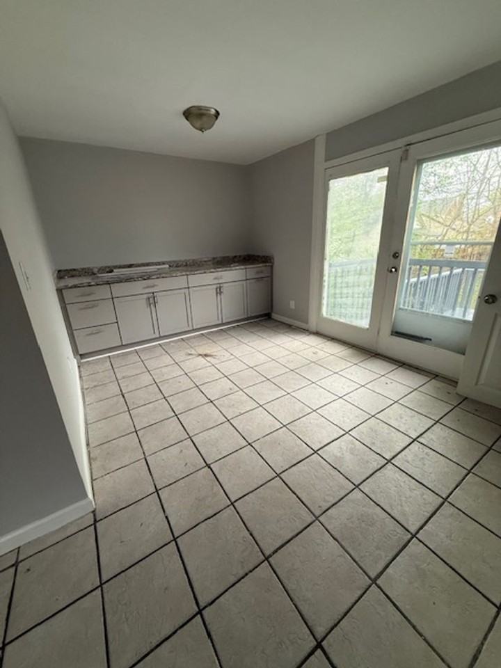 15611 Glander Ave - Photo 6 of 16