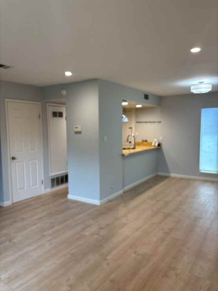 5420 Roundtree Ct #B - Photo 5 of 29