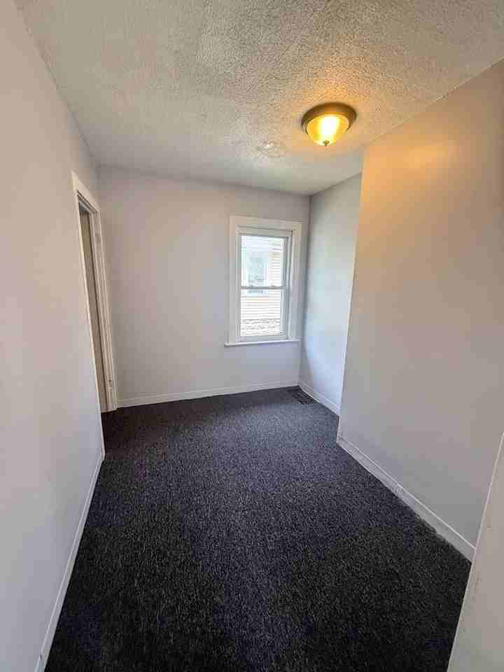 748 Hudson Ave - Photo 7 of 12
