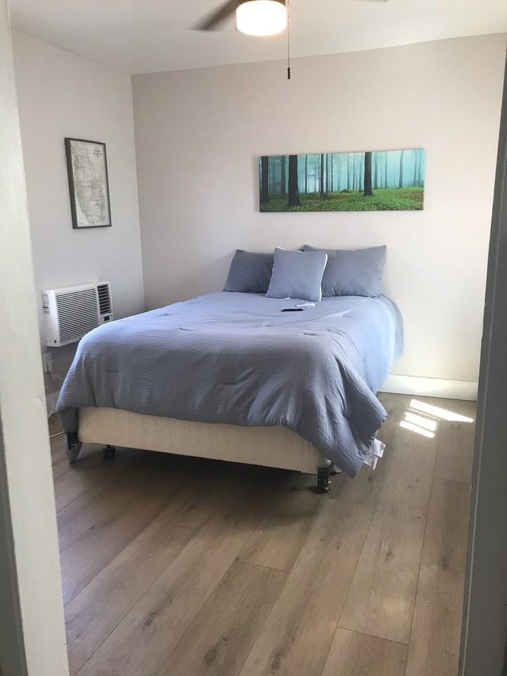200 W White Street - Photo 4 of 14