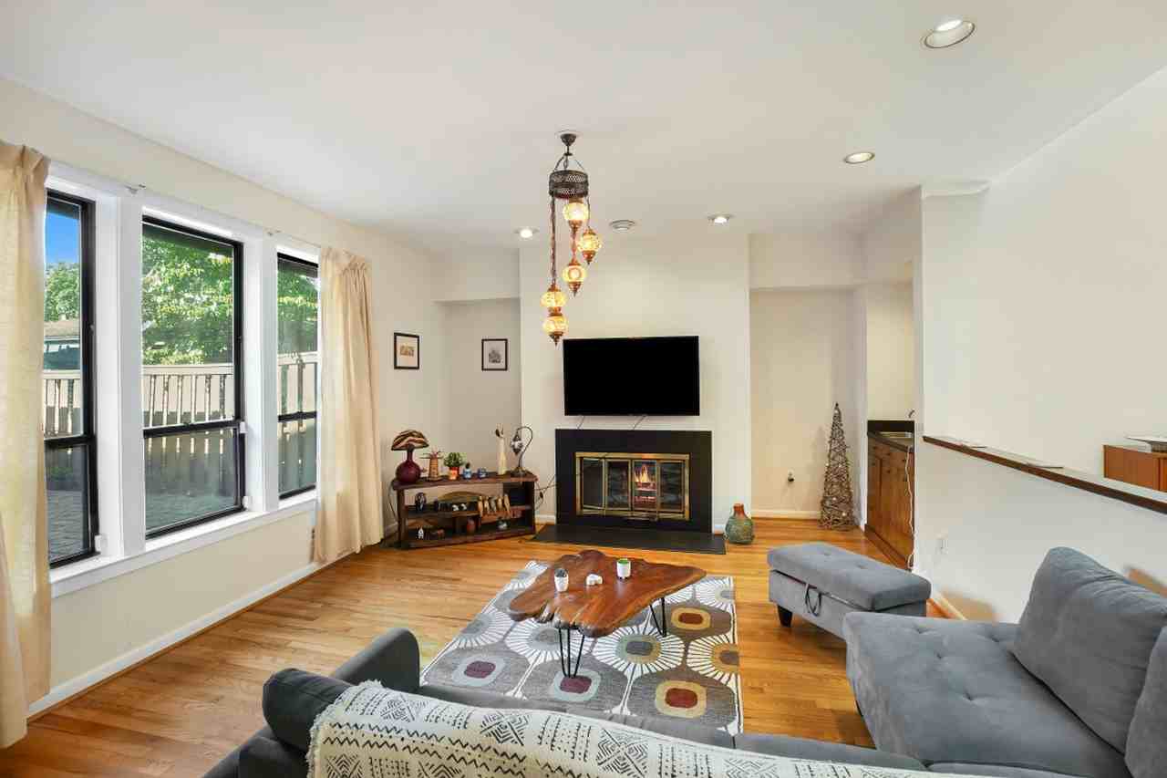 5351 Strathmore Ave - Photo 3 of 27