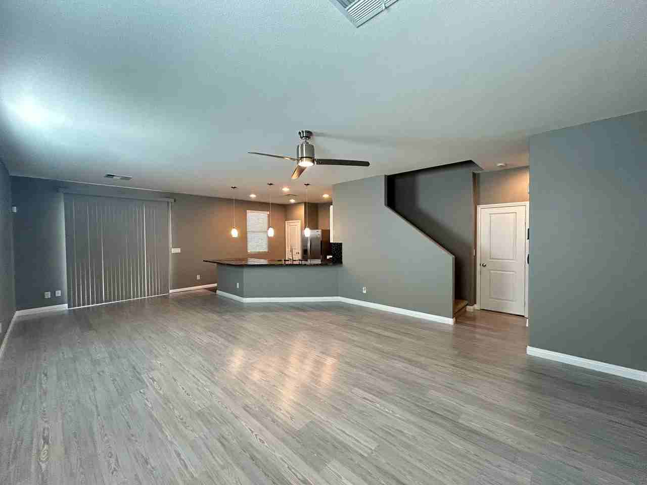 9841 Colenso Ct - Photo 3 of 23