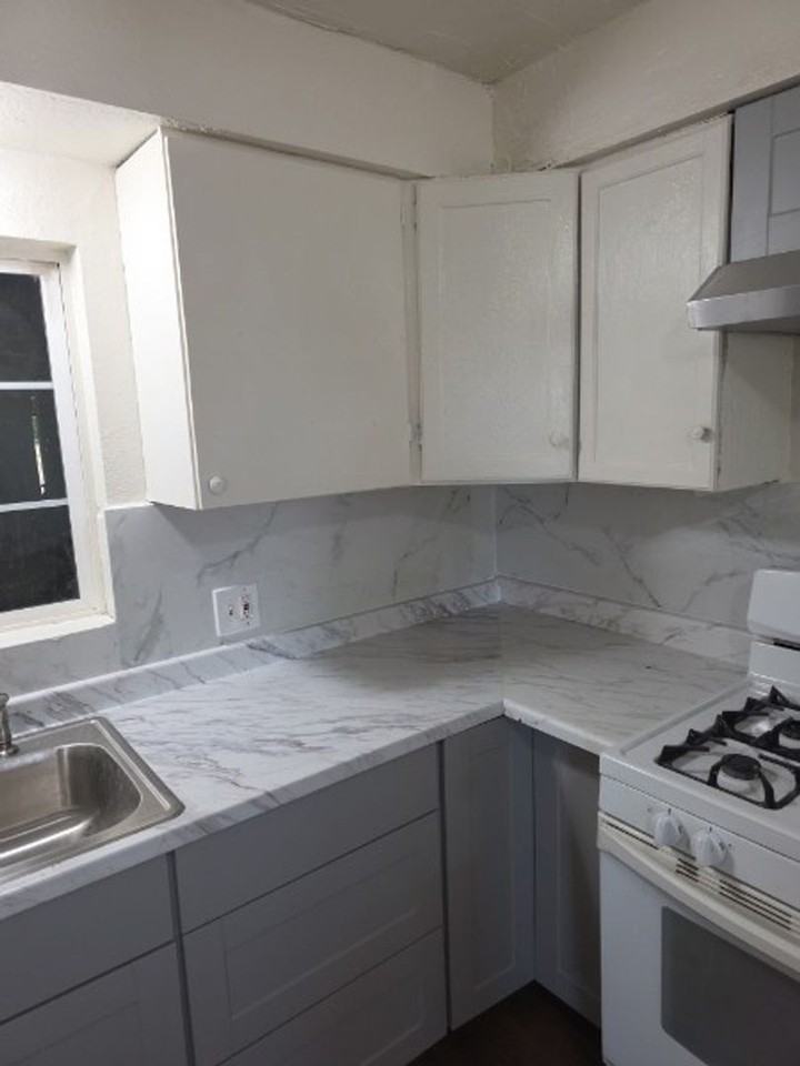 9217 Beech Ave - Photo 5 of 18