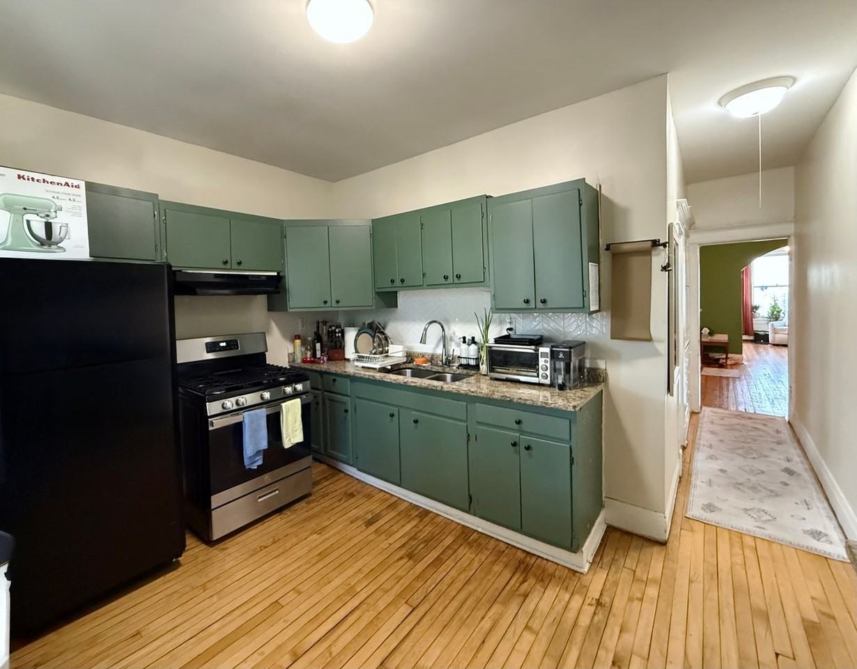 47 Chicago Ave - Photo 3 of 21