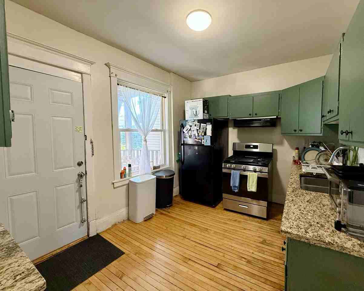 47 Chicago Ave - Photo 4 of 21
