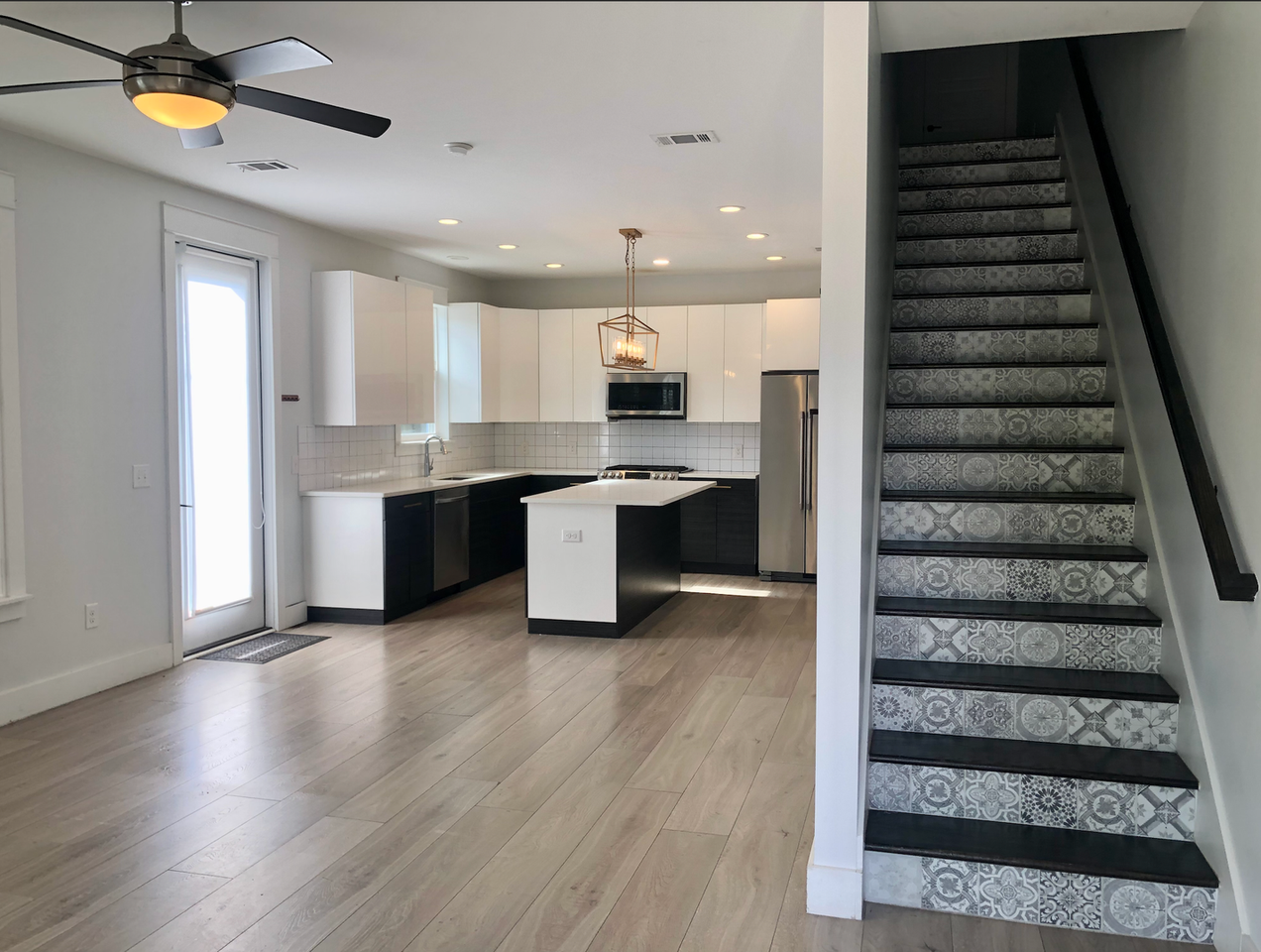899 E Hatton St - Photo 2 of 4