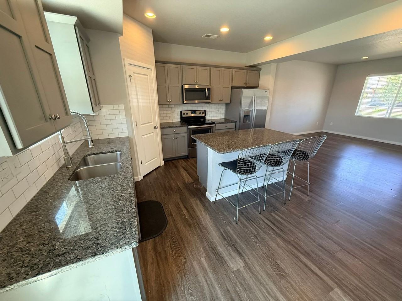 2139 Saison St - Photo 5 of 20