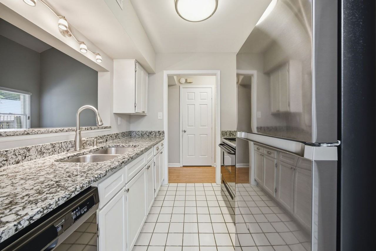 1509 Clermont Rd - Photo 7 of 20