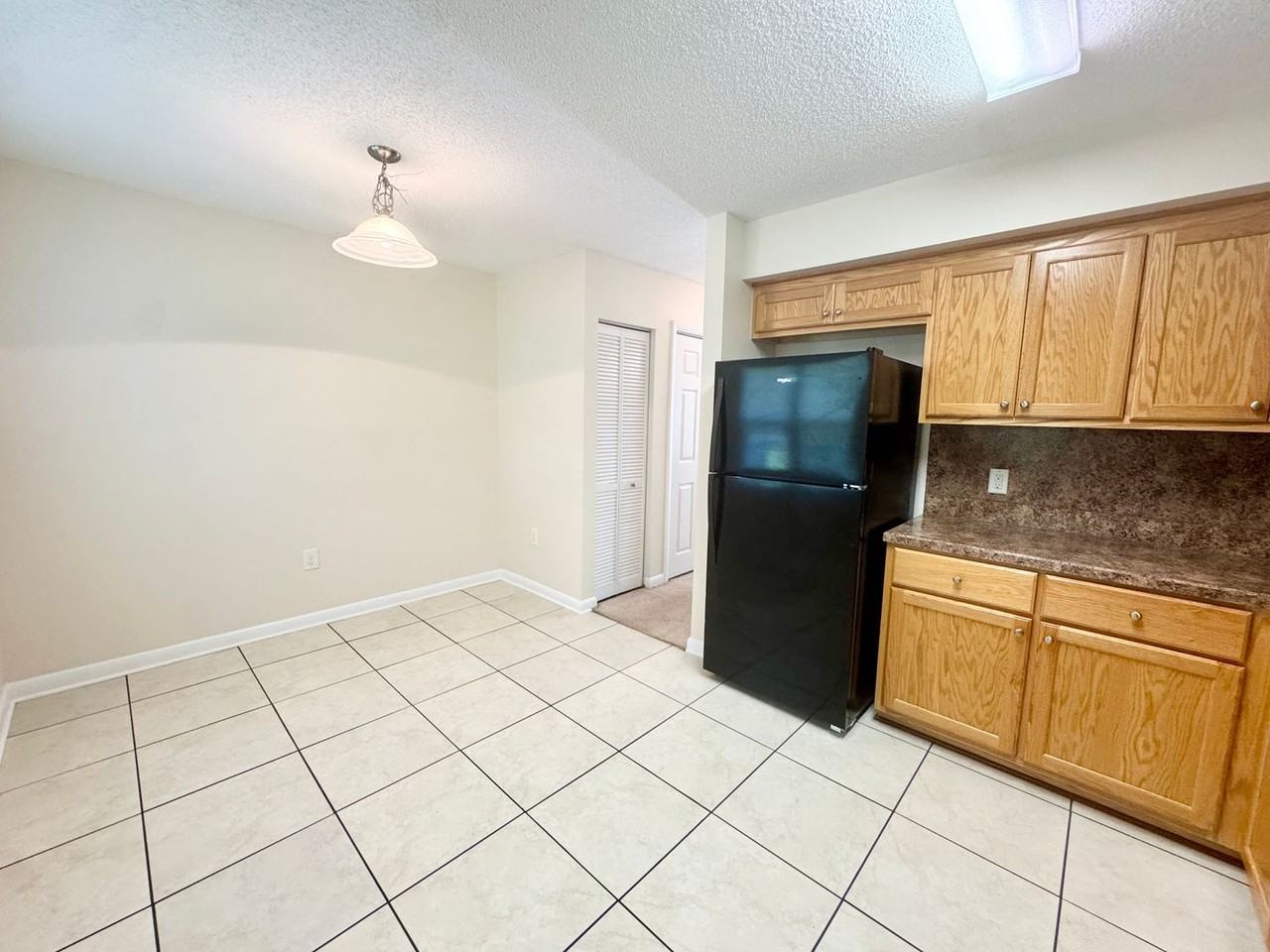 1100 Pine St - Photo 5 of 23