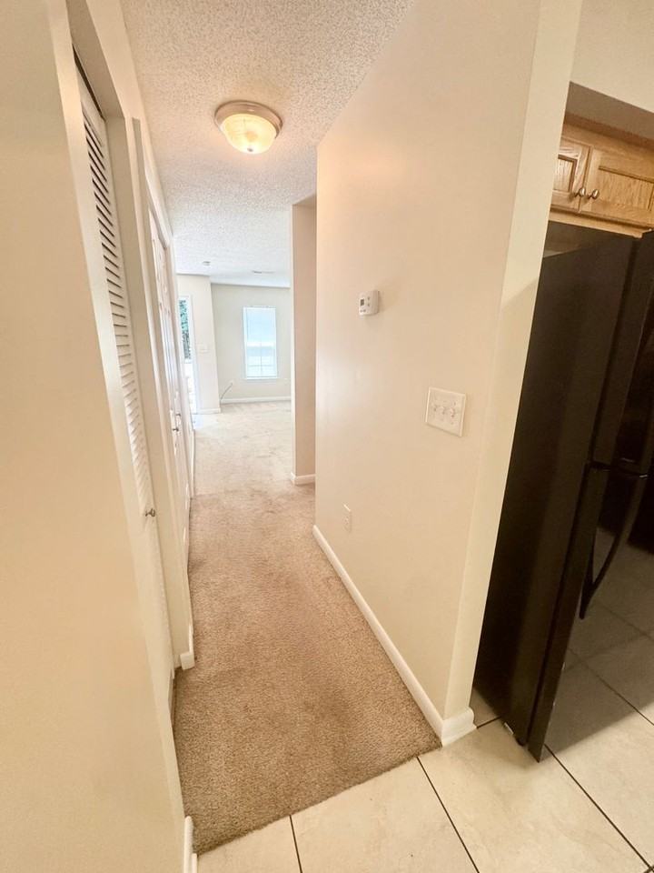 1100 Pine St - Photo 7 of 23