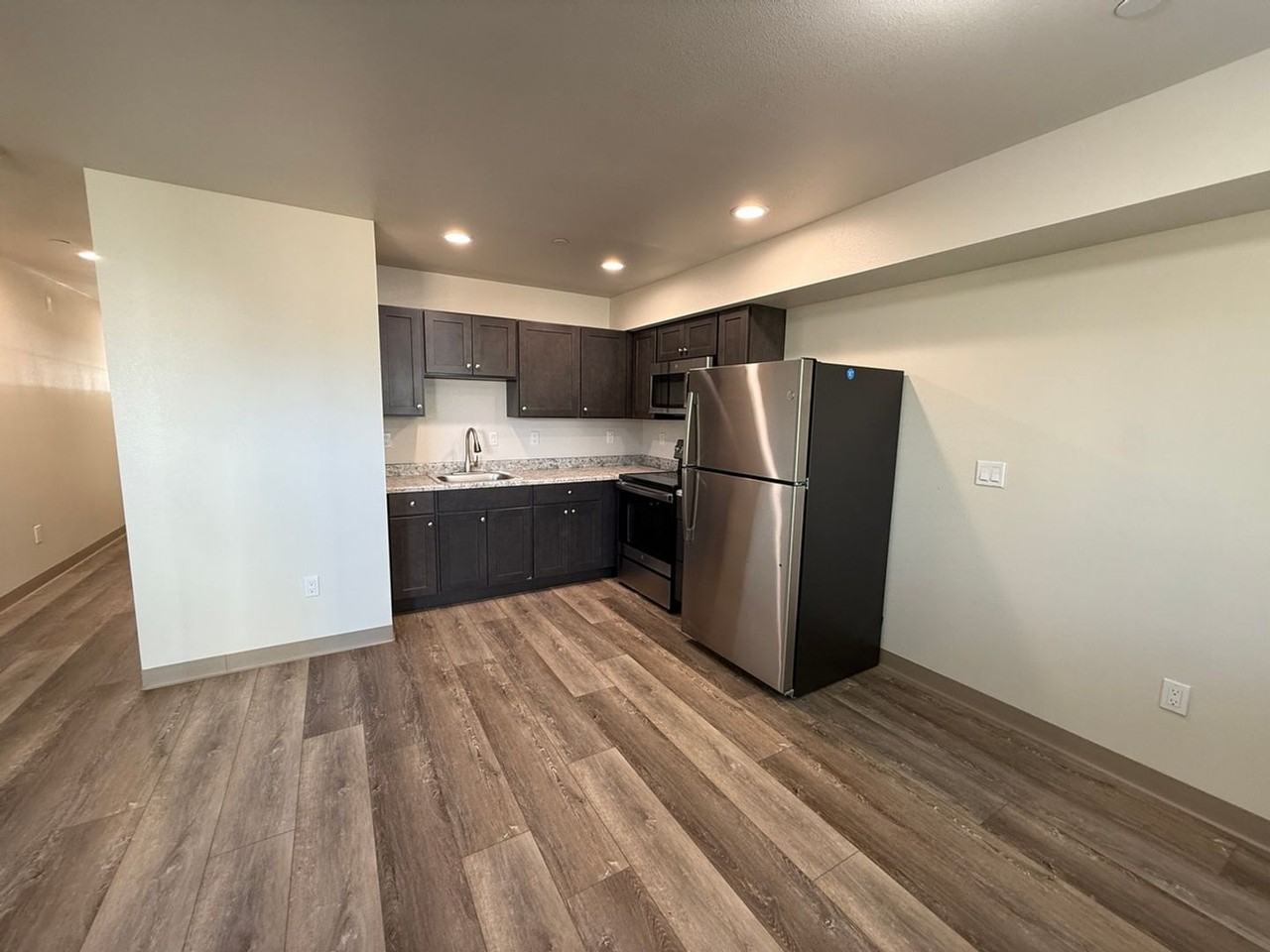 pin529 - Photo 2 of 30