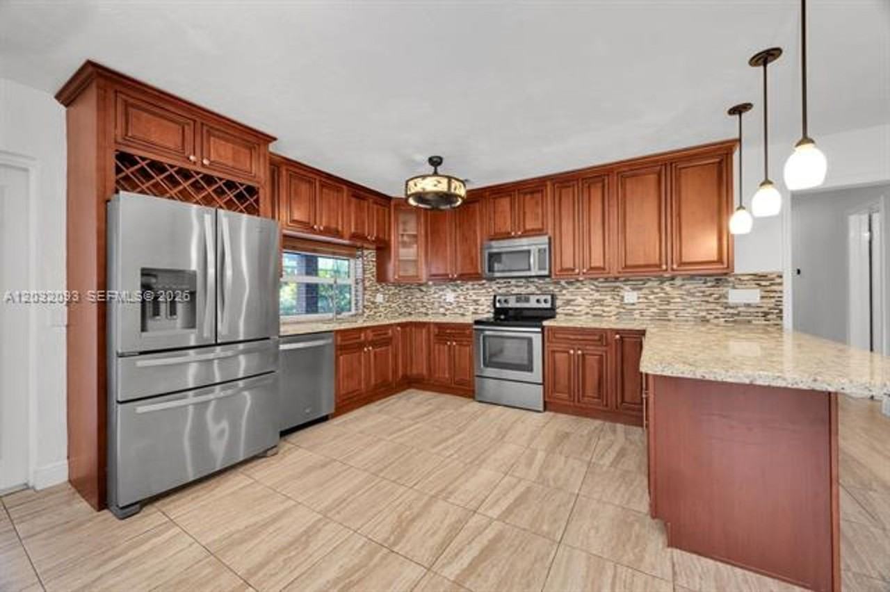 13720 Sw 74th Ct - Photo 2 of 27