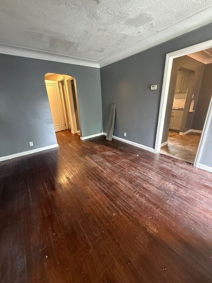 15596 Eastwood St - Photo 3 of 9