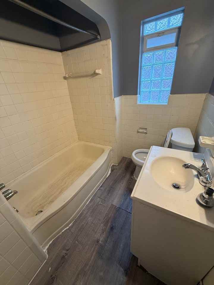 15596 Eastwood St - Photo 4 of 9