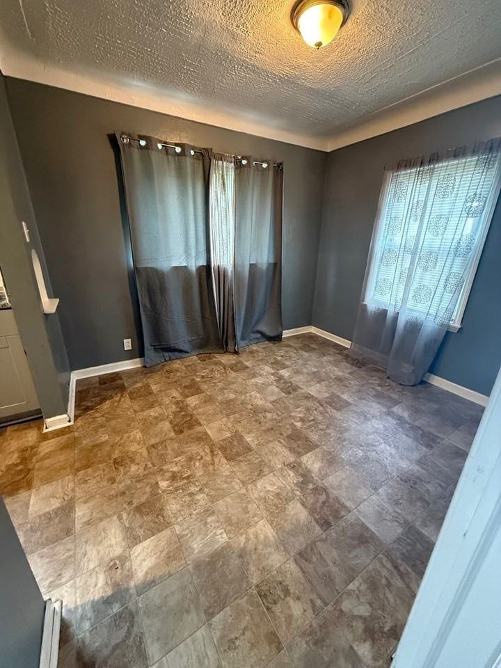 15596 Eastwood St - Photo 5 of 9