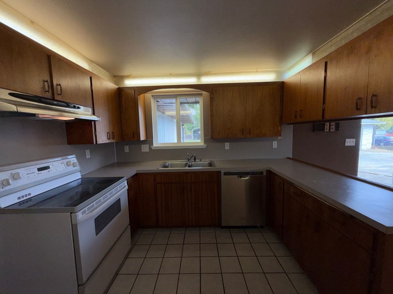 1605 126th St Se - Photo 5 of 50