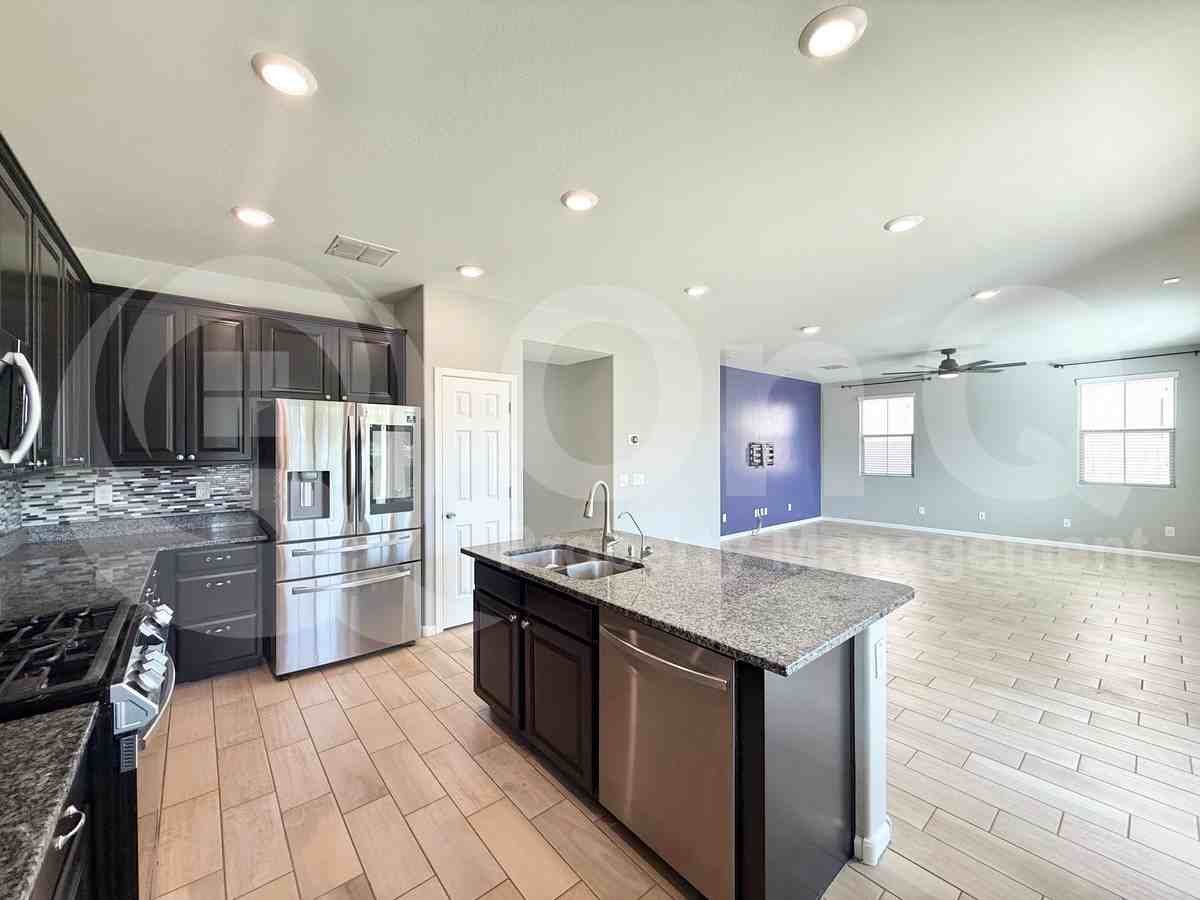 3231 S Santa Rita Way - Photo 5 of 41