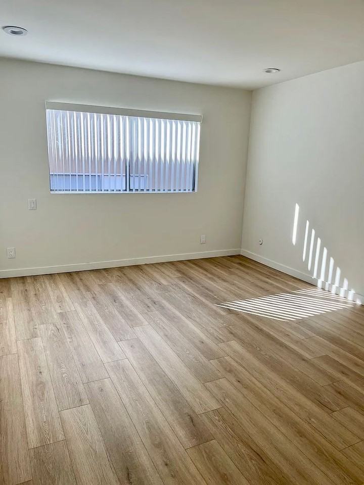 5400 Newcastle Ave #68 - Photo 6 of 18